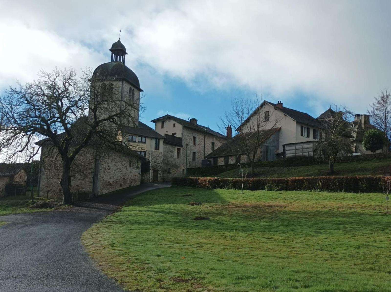 Auberge De Mourjou Exterior photo
