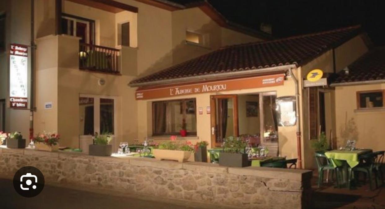Auberge De Mourjou Exterior photo